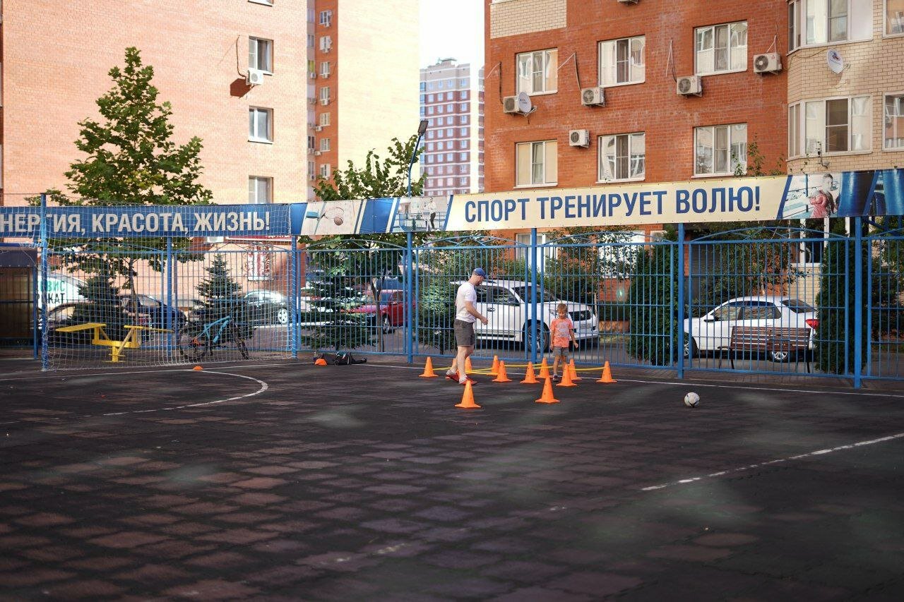 спортивная площадка, спортплощадка, спортивная площадка во дворе, территория спорта, новостройки парк галицкого