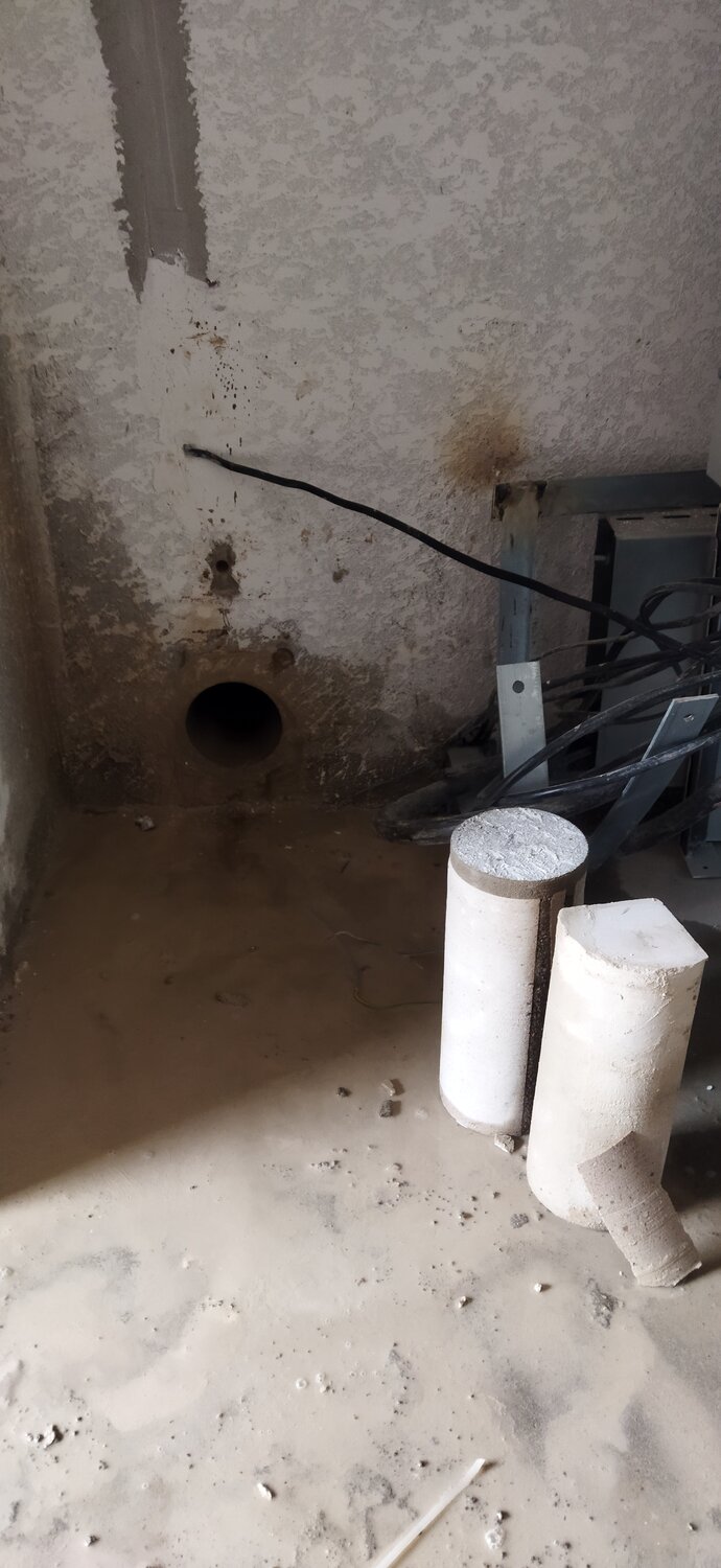 канализация, отверстие в стене, алмазное бурение продухов в фундаменте, отверстие под трубу в ацеиде, разводка канализации