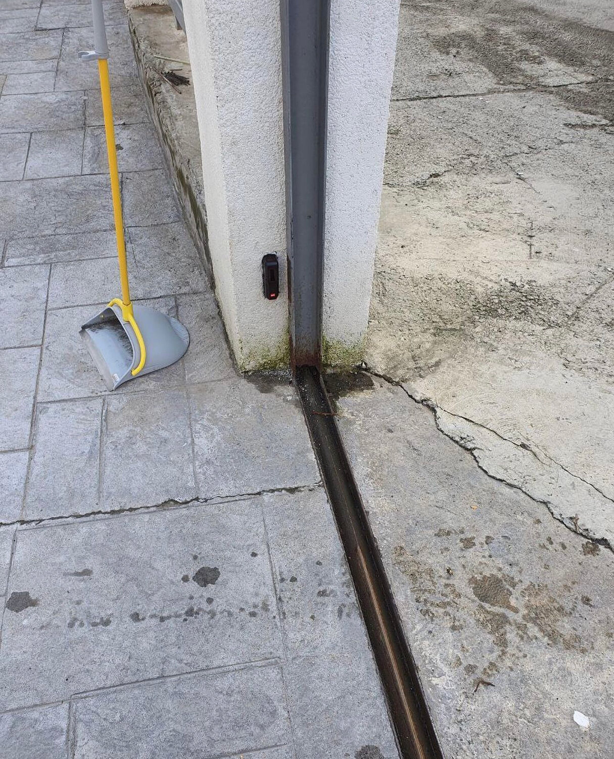 профиль резиновый для трамвайных путей, дорога, трамвайные рельсы, трамвайные пути, рельс трамвайный lk1