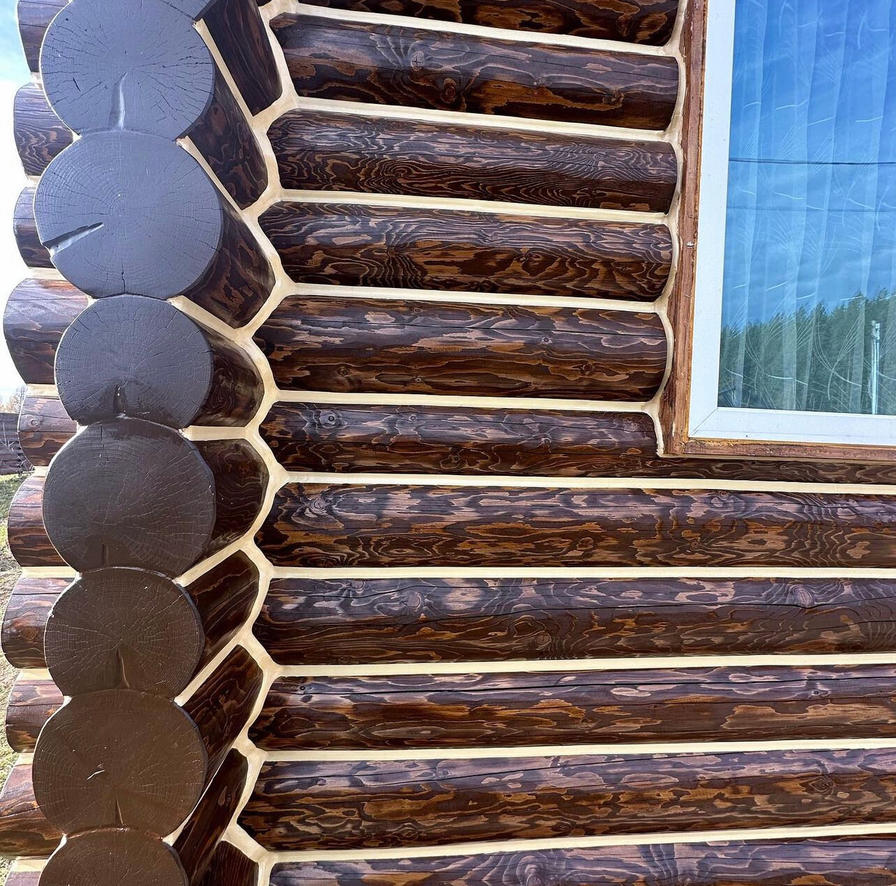 покраска сруба, тёплый шов для деревянных, конопатка сруба, дом из бревна, отделка сруба