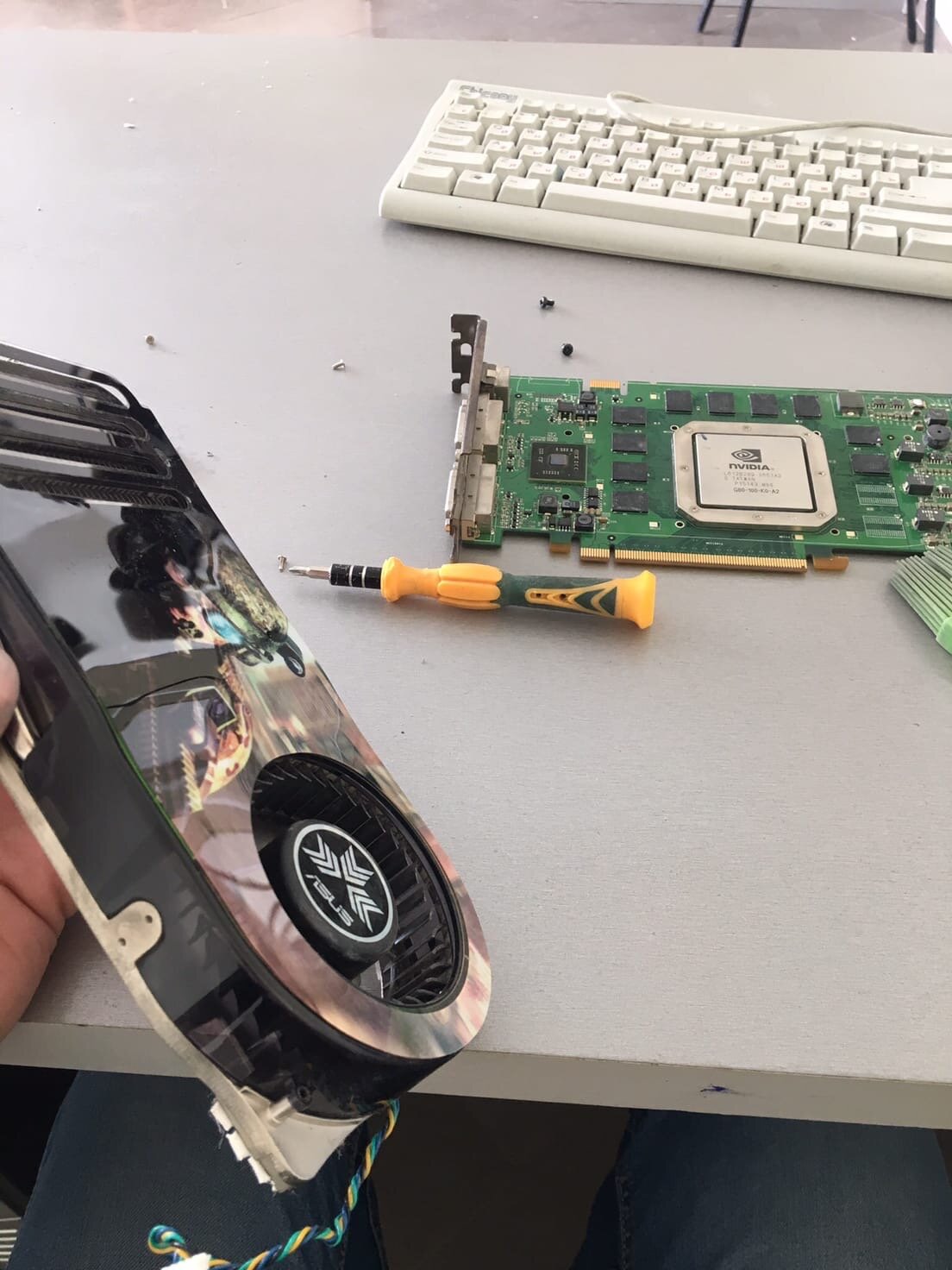 поломанная видеокарта, видеокарта geforce 8800 gt, geforce 7900 gs, acer aspire z3-605 замена термопасты, ноутбук asus k73s замена термопасты