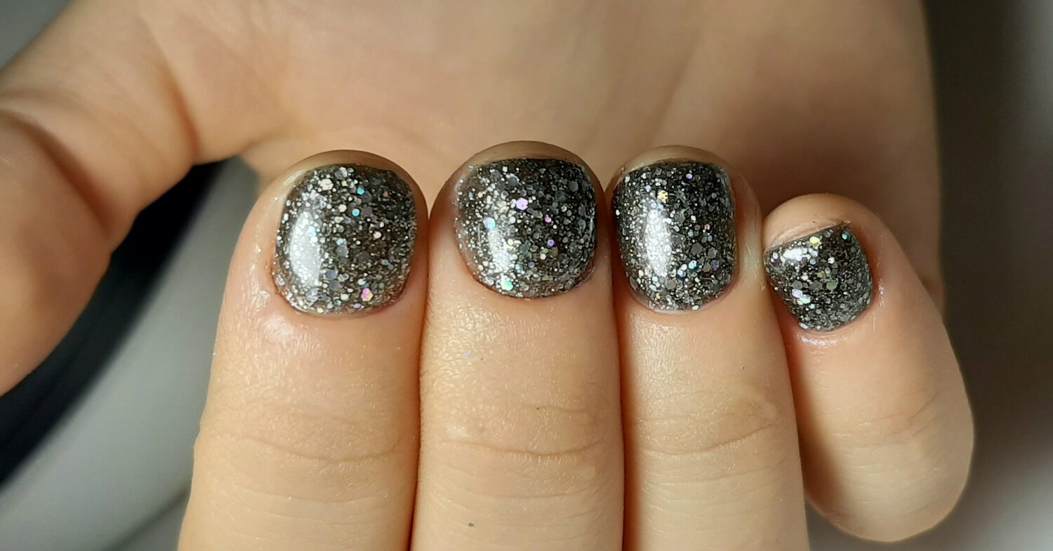 маникюры, ногти, отросший маникюр с блестками, nail, педикюр