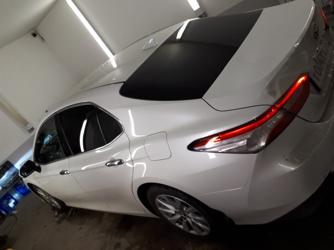 автомобиль, авто, белый опель астра с черной крышей, hyundai solaris, kia motors