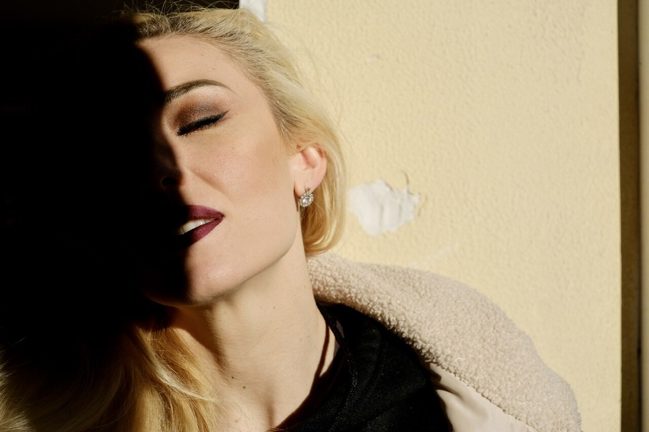 мадонна рот, madonna mdna tourbook, девушка, мадонна, красивые девушки