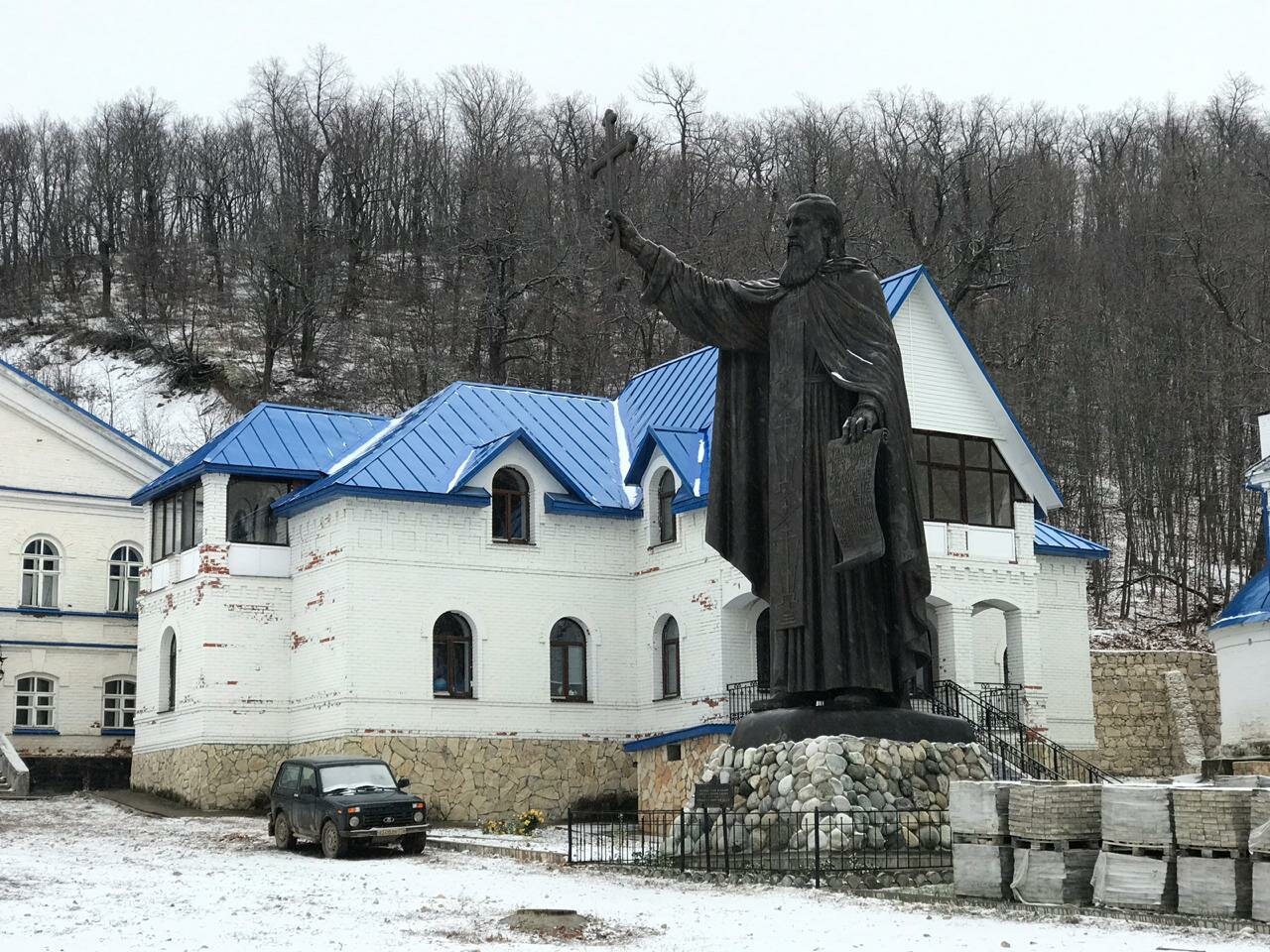 макарьевский монастырь памятник макарию, вознесенский макарьевский монастырь, свято-вознесенский макарьевский мужской монастырь, монастырь, макарьевская пустынь