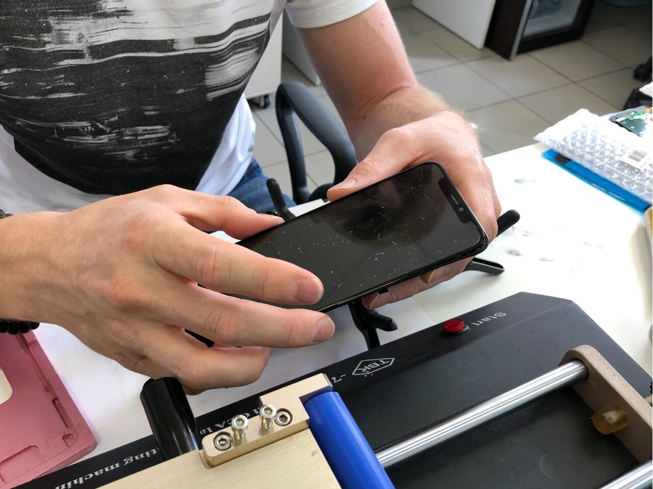 переклейка стекла iphone 7, техника, переклейка дисплеев iphone, мобильный телефон, переклеивание стекла iphone