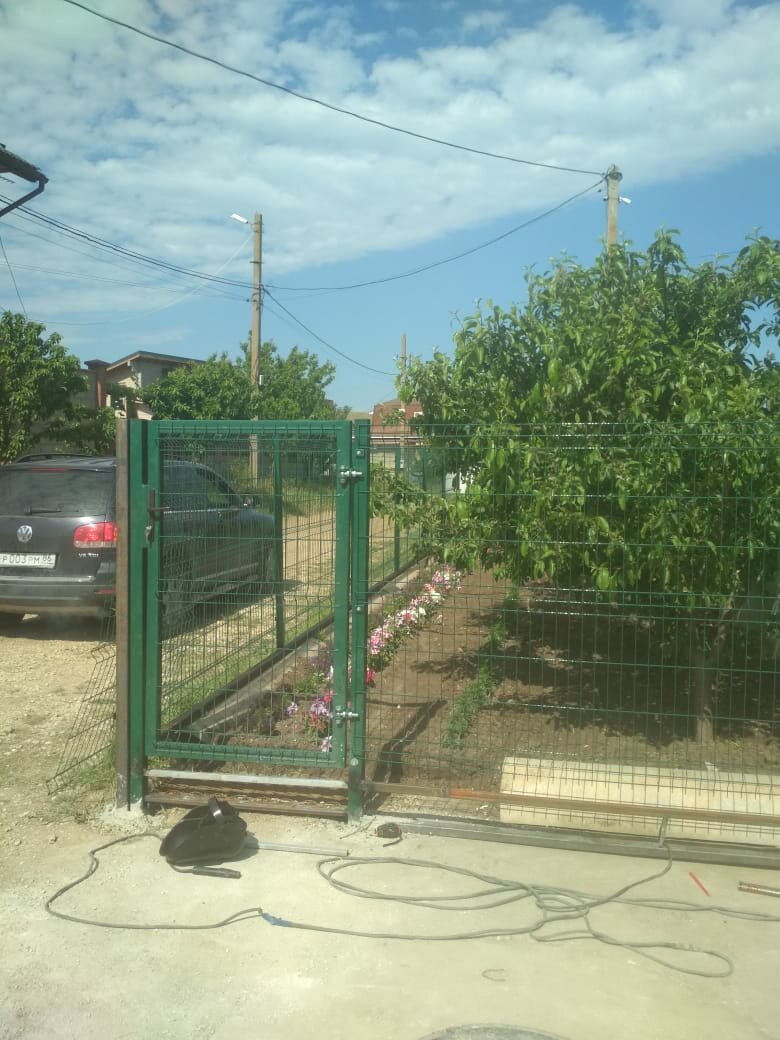 забор из сетки гиттер, забор из сварной сетки лепсе, забор из сварной сетки, ограждения заборы, забор