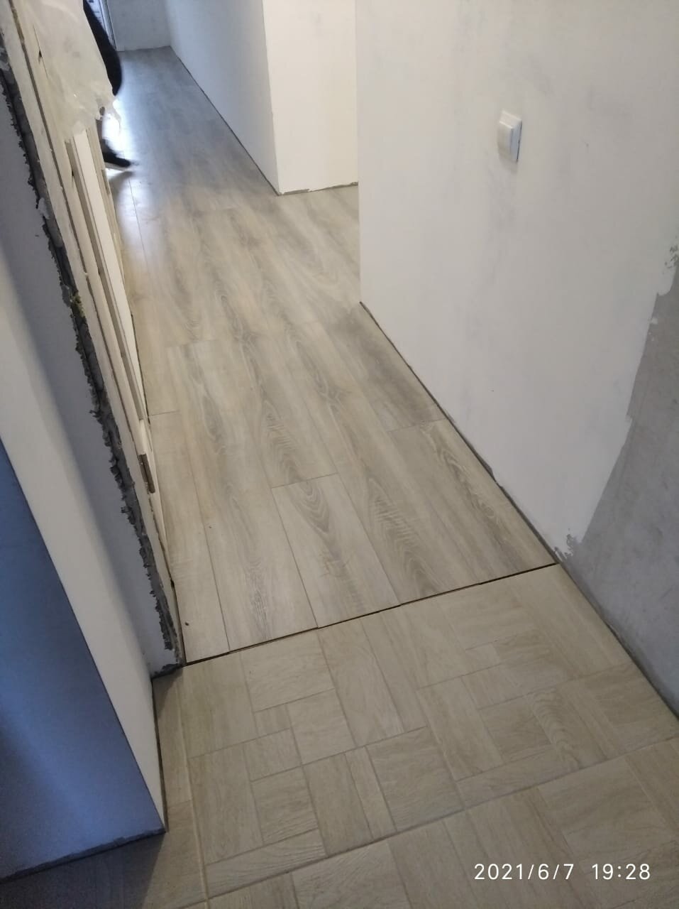 плитка в коридор под ламинат, плитка на пол в коридор, ламинат, пол, плитка в прихожей