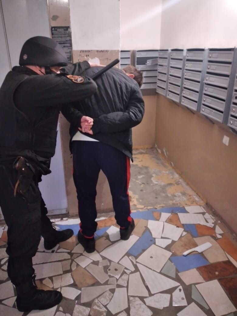 человек, полиция группа задержания, обыск, грабители и полиция, преступная группа