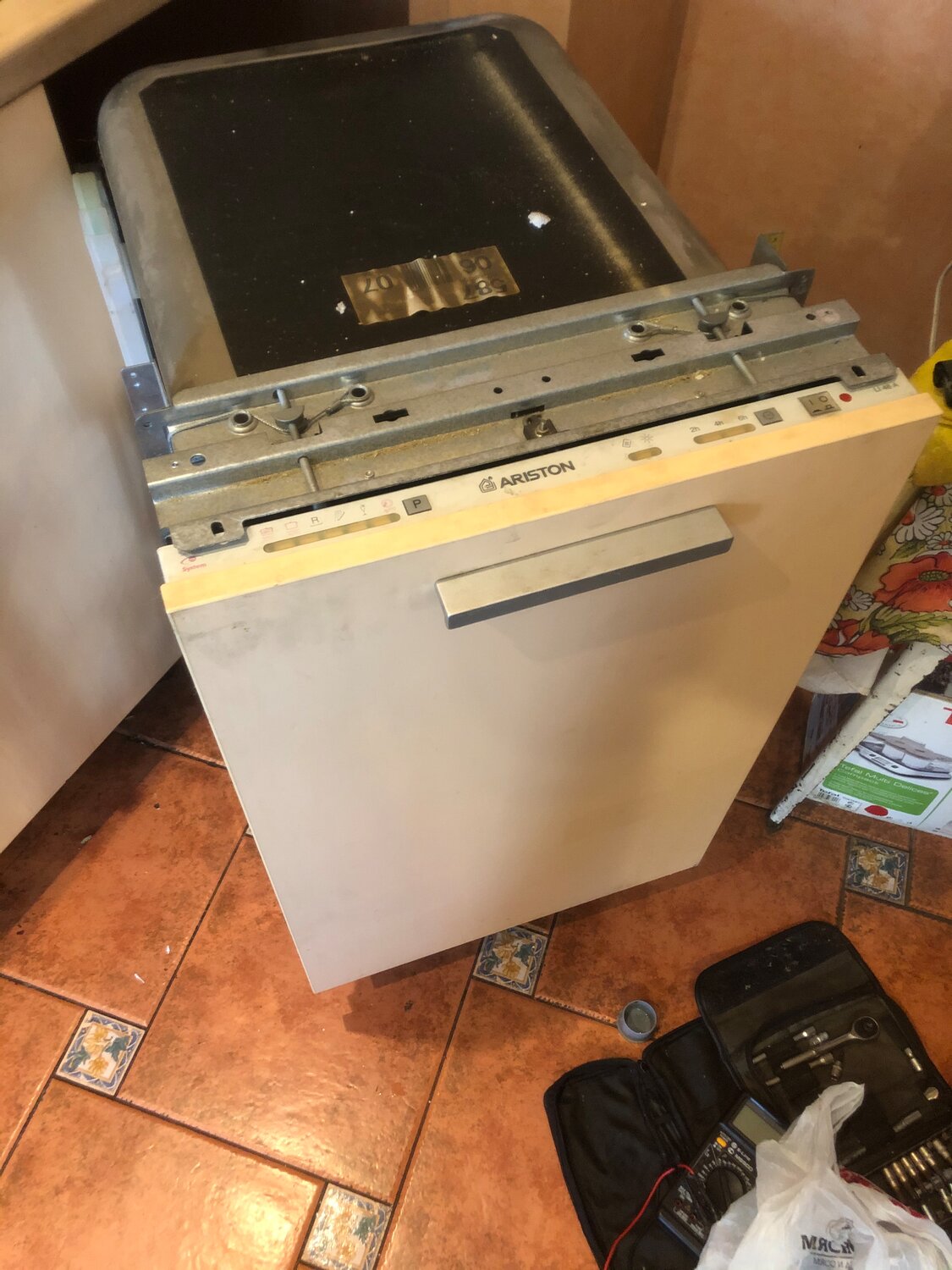 посудомоечная машина bosch sge 09a15, посудомоечная машина bosch srv 43m43, посудомоечная машина, бытовая техника, посудомоечная машина kuppersberg gsa 489