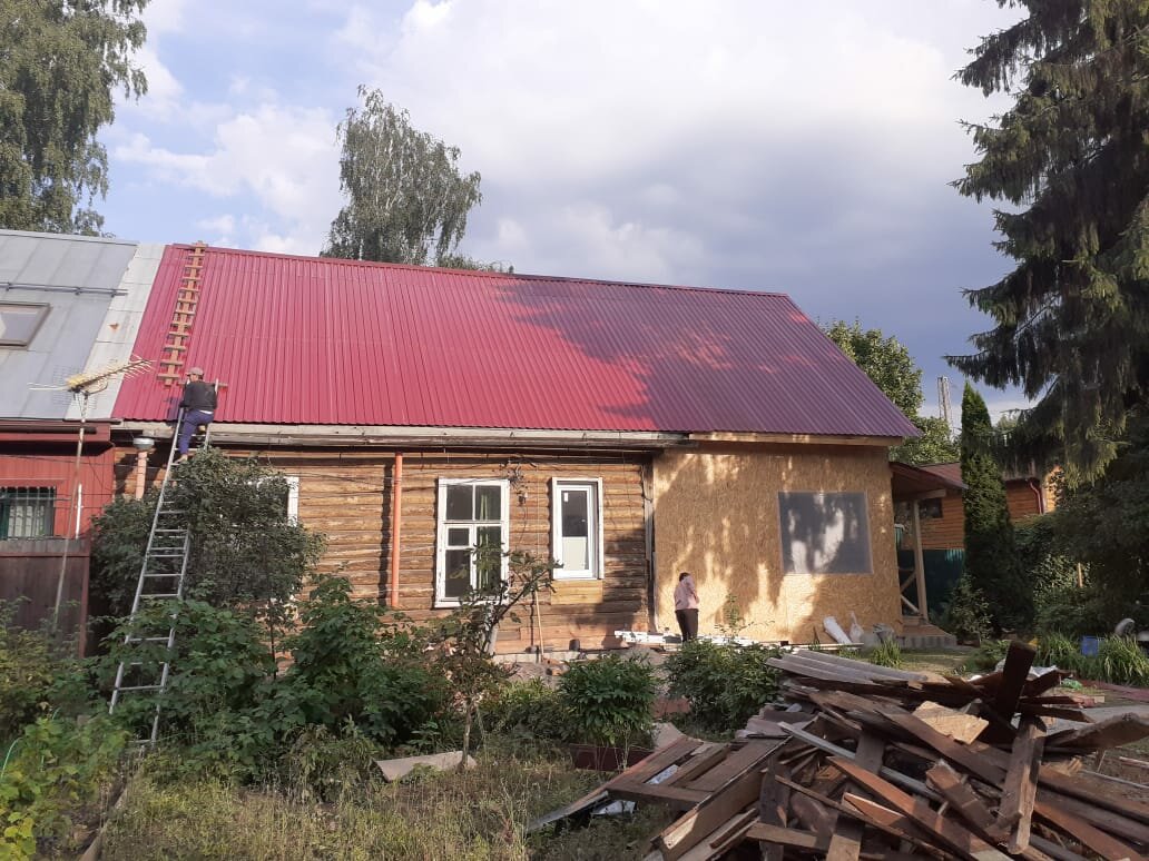 Монтаж кровли из металлочерепицы