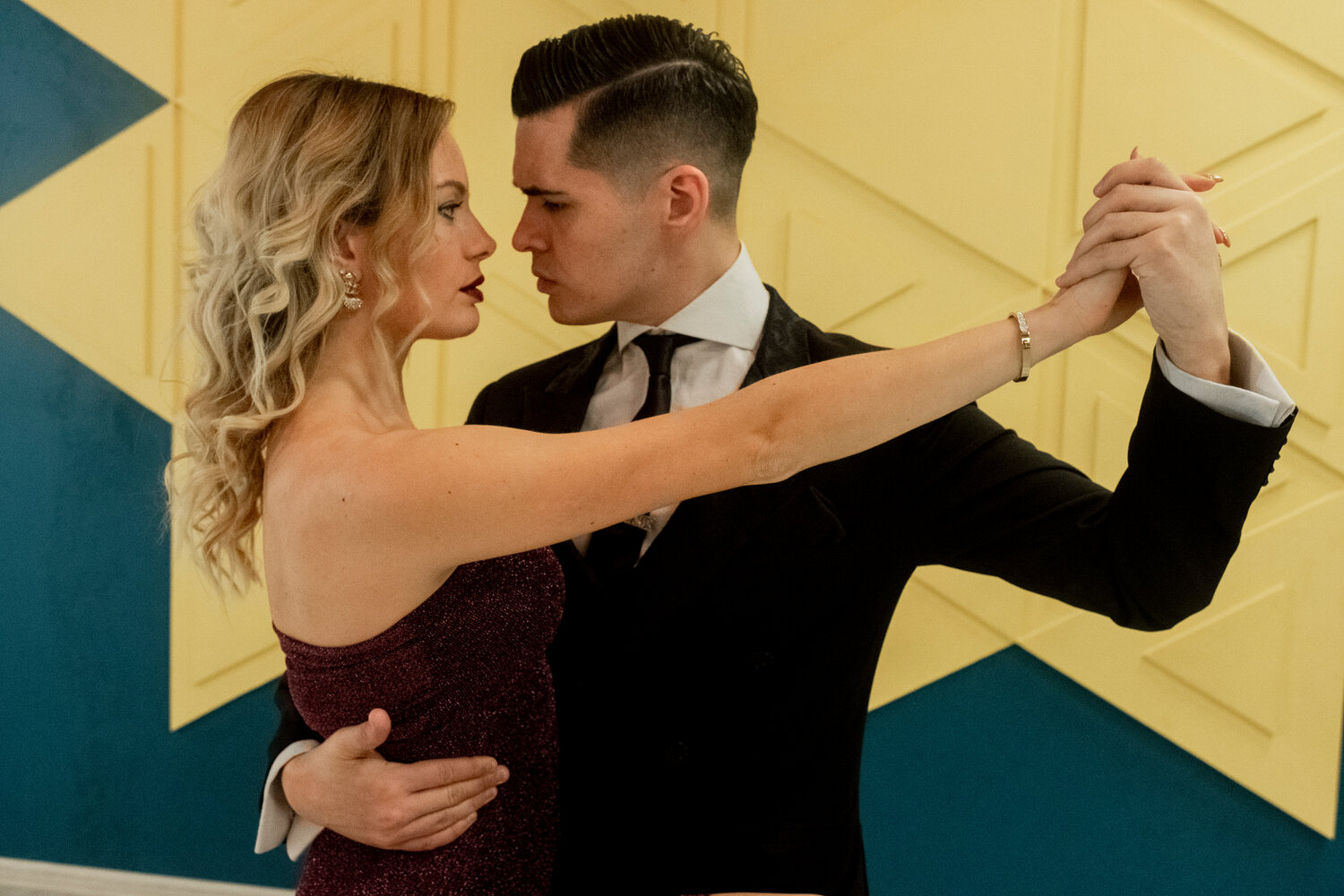 невеста, свадебный, свадьба, кадр из фильма, александр скарсгард и марго робби