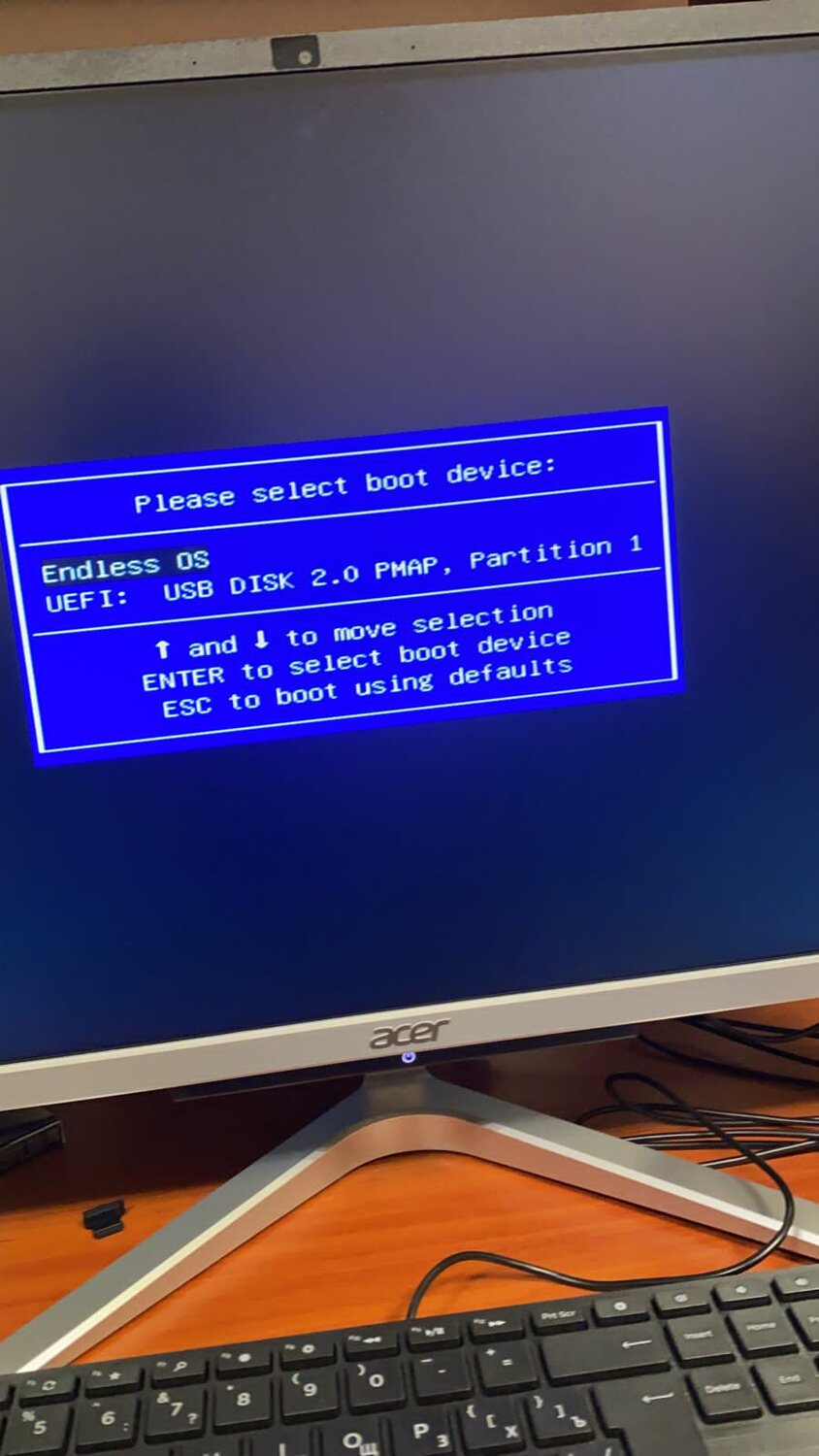 экран с текстом, ошибка на компьютере, please select boot device, ошибка с виндой, компьютер reboot and select proper boot device