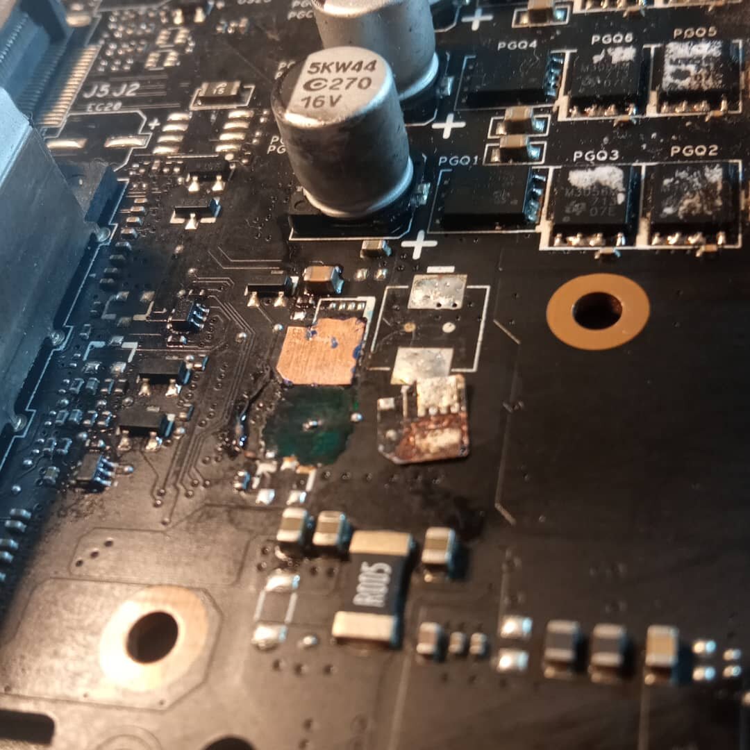 сгоревшая видеокарта gtx 501, плат, микроконтроллер на материнской плате, цепи питания процессора на материнской плате msi, vrm на видеокарте
