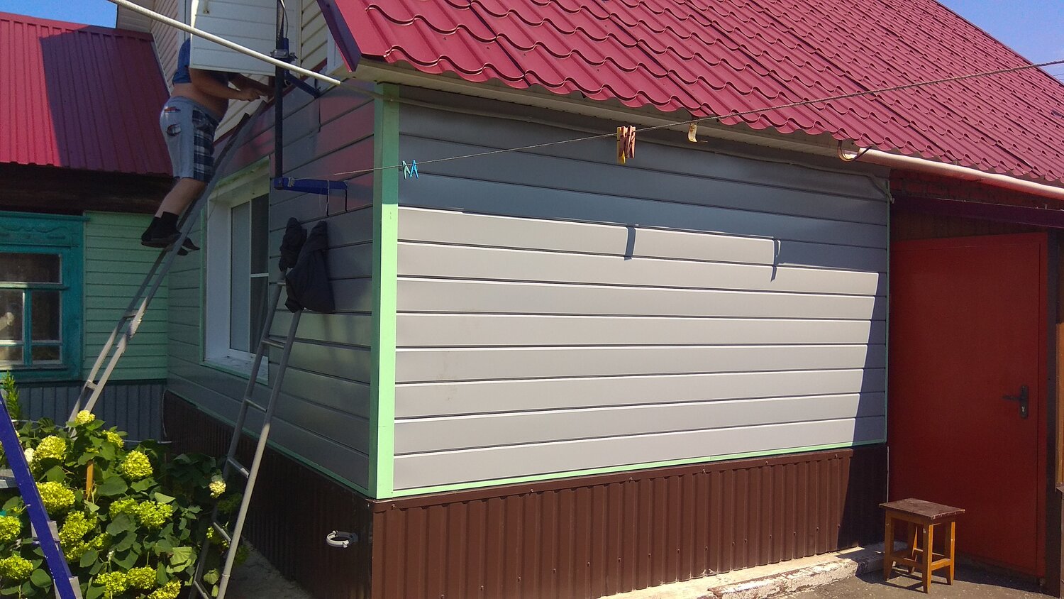 дача сайдинг, сайдинг, отделка сайдингом на парапетных участках, обшивка сайдингом строители, сайдинг docke