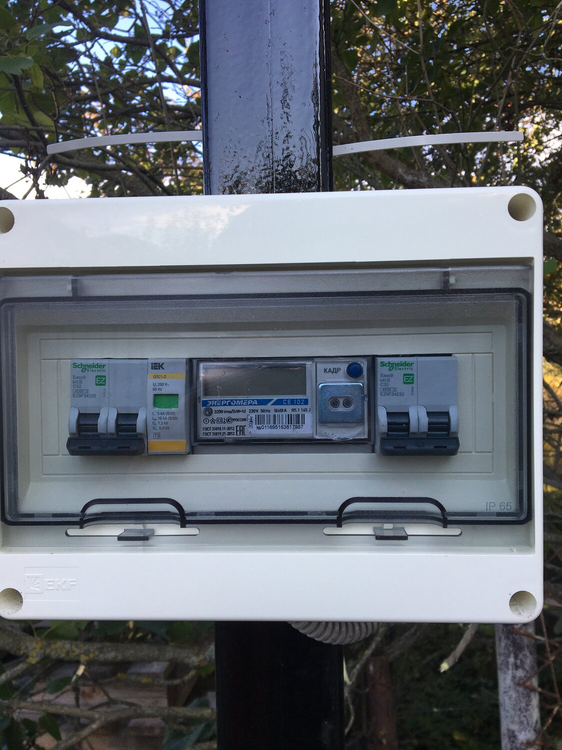 щит учета электроэнергии встраиваемый однофазный, щит учета однофазный 5 квт, щит учета мрск 15 квт, пульт управления счетчиком на столбе, счётчик