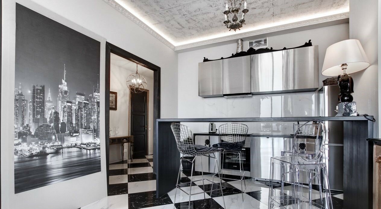 кухня арт деко с зеркальным фартуком, дизайн интерьера, кухни в стиле luxury glam арт деко, неоклассика и хай тек, интерьер