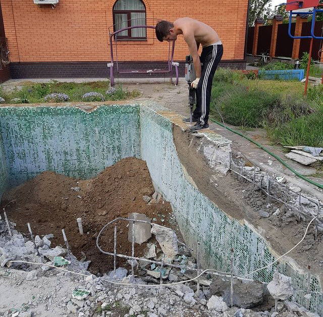 Демонтаж бассейна