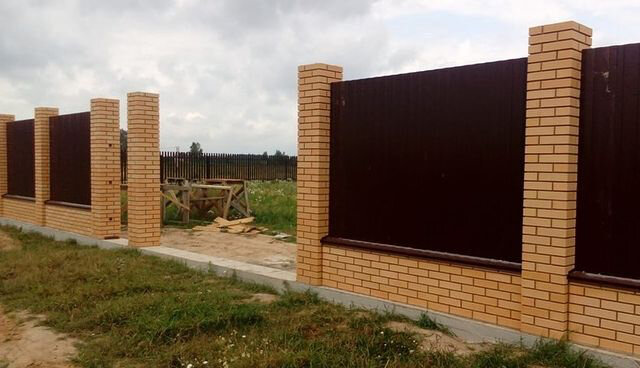 Строительство кирпичного забора