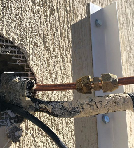 кондиционер, машинная штукатурка стен, краны на наружном блоке кондиционера, штукатурка цементно песчаная механизированная, монтаж