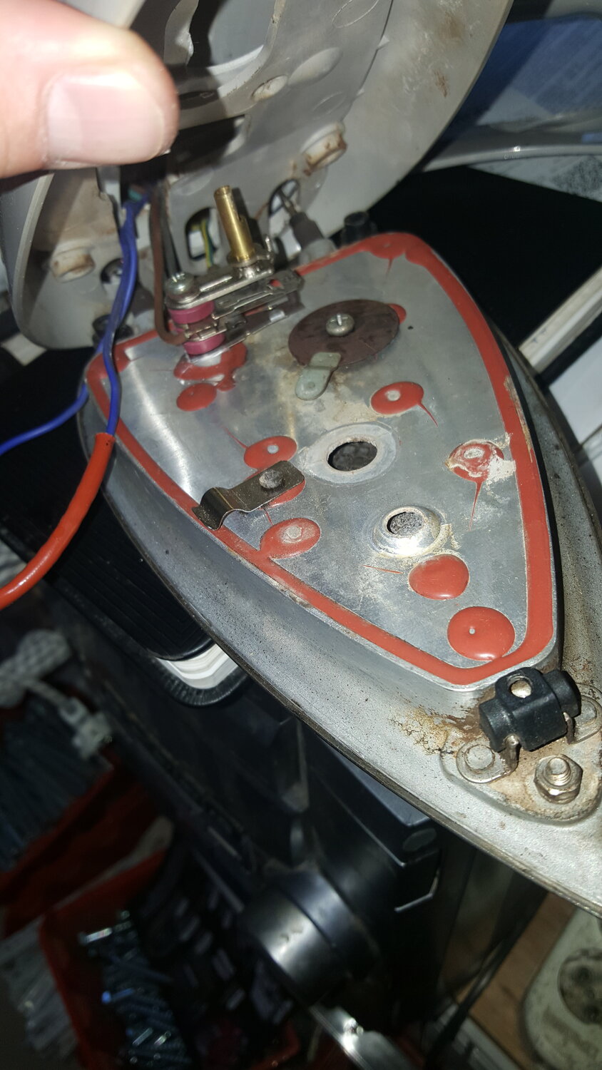 утюг, утюг bosch tda 8301, ровента утюг dz9130, термопредохранитель с0605 в утюге скарлет, термопредохранитель утюга rowenta
