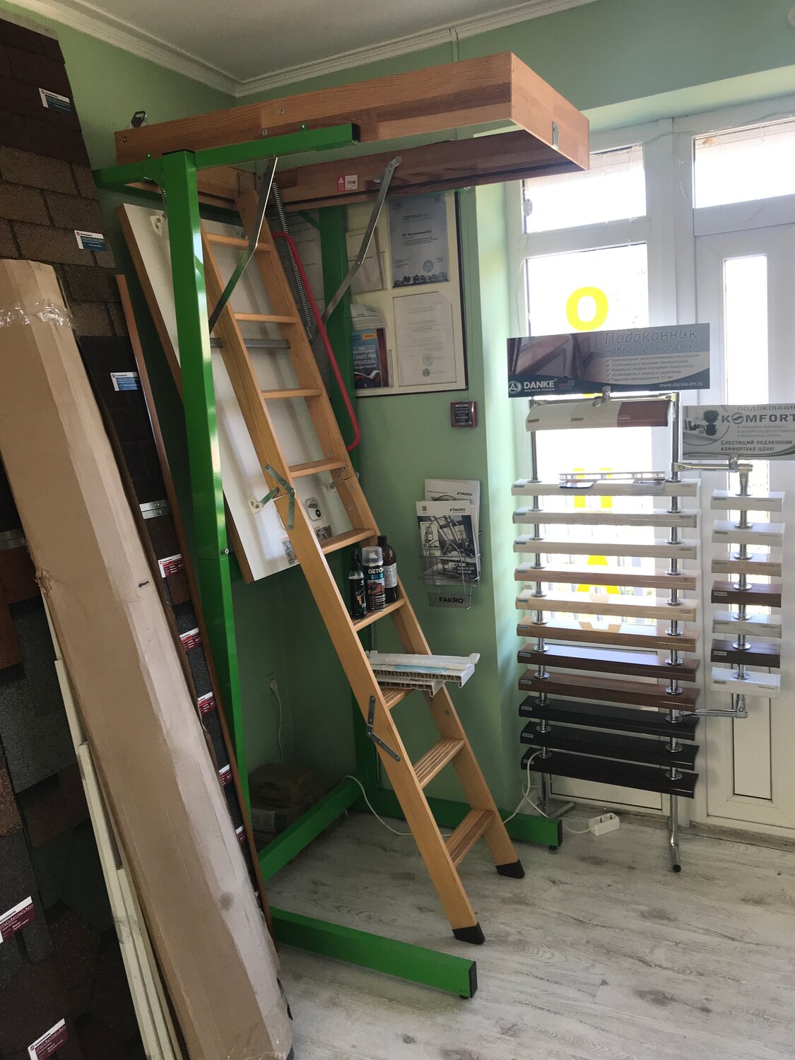 лестница 600х1200 fakro, лестница чердачная fakro thermo ltk-280 60х120, лестница стационарная fakro omp 55/300, стенд для чердачной лестницы, лестница fakro 70 130