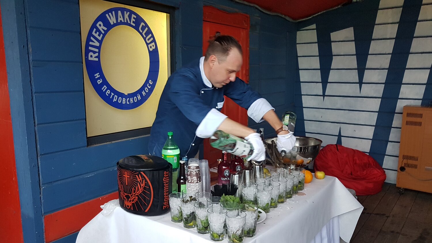 бармен, человек, люди, ресторан mojito-mojito гавана, официант бармен