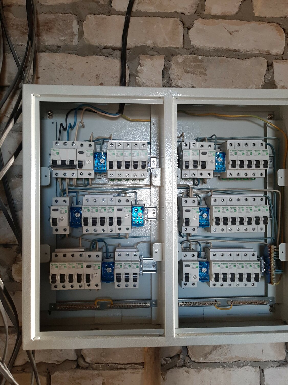 распределительный щит на 380, электрощит с9522, распределительный щит, электромонтаж, электромонтаж в сочи