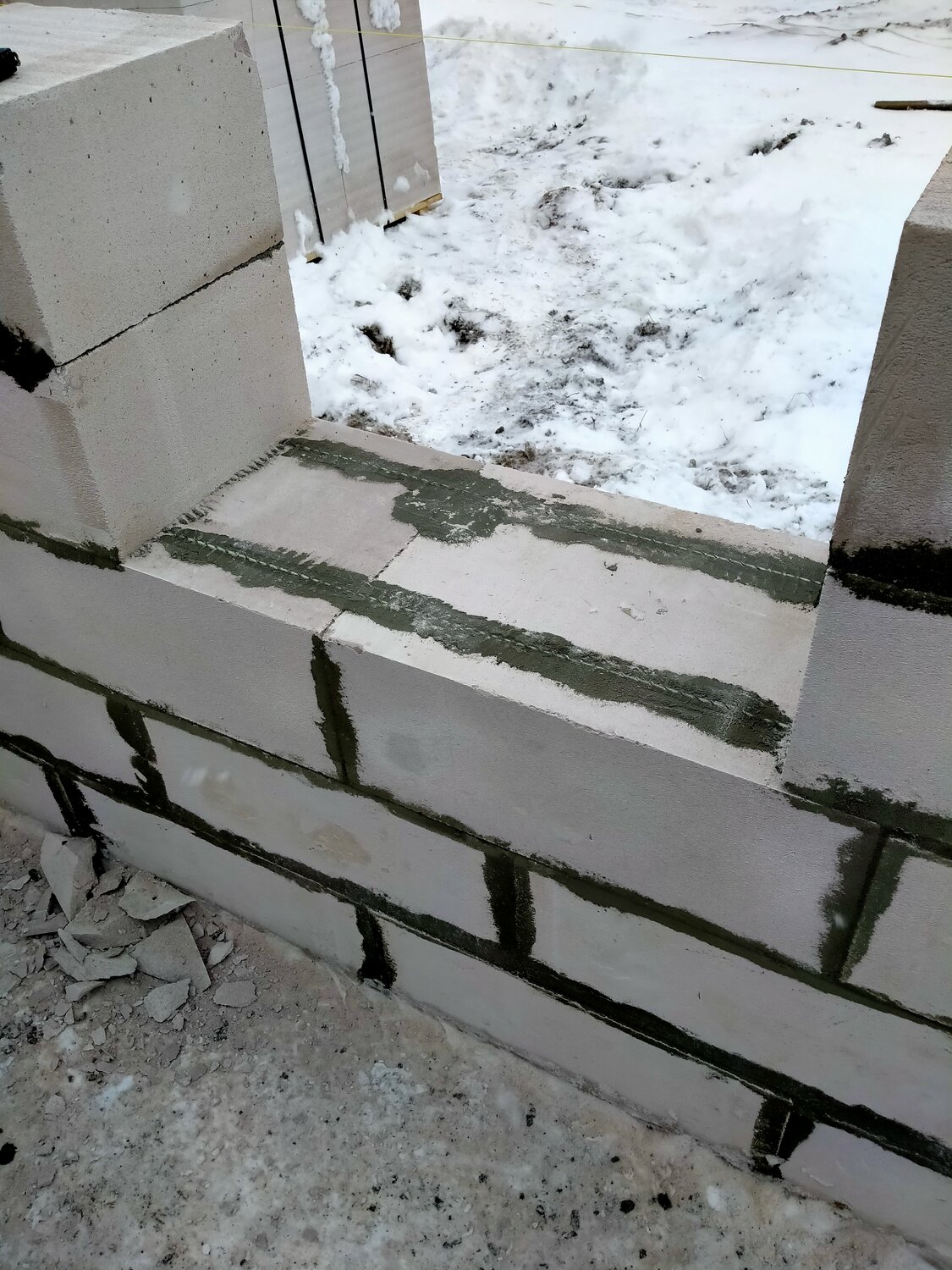 перегородка из газобетонных блоков 75 мм, некачественная кладка газобетона, кладка газосиликатных блоков, газобетонные блоки, газобетон