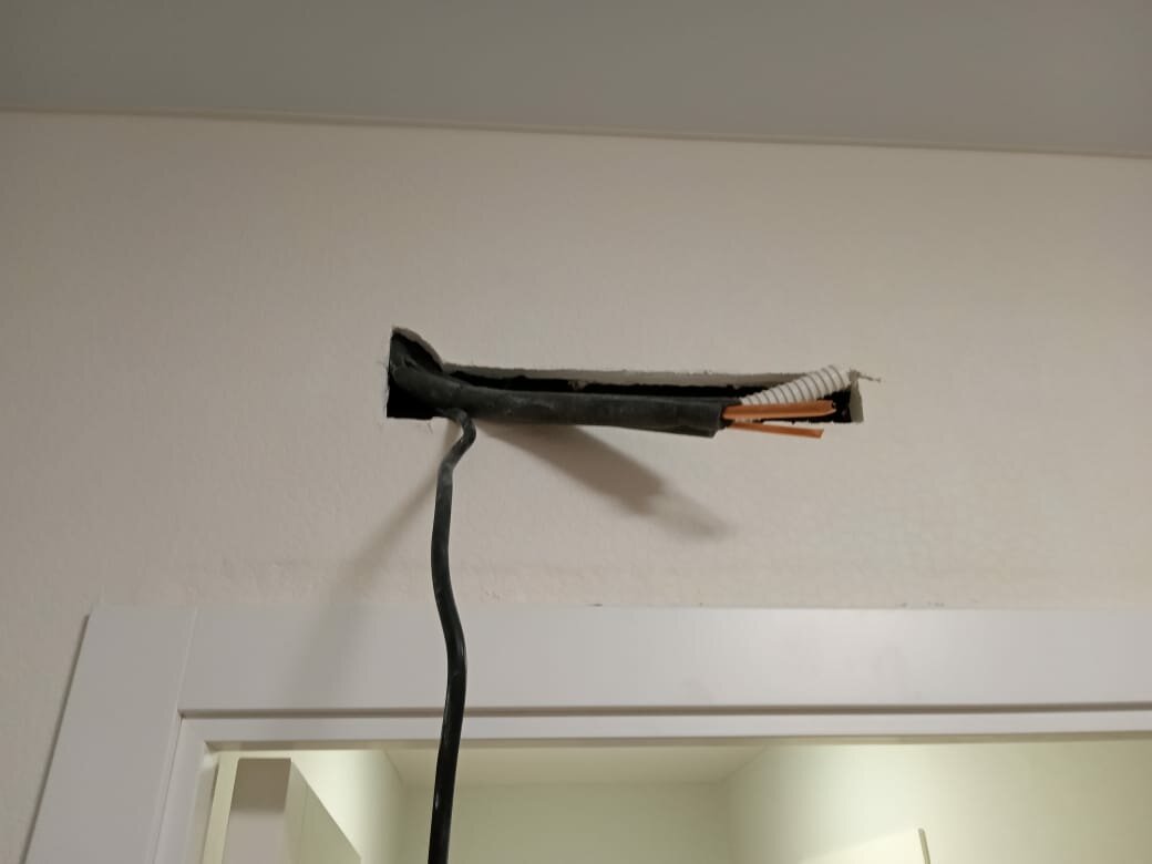 кондиционер, сплит внутренний блок предмонтаж, трасса под кондиционер, кронштейны под внутренний блок сплит системы, внутренний блок кондиционера