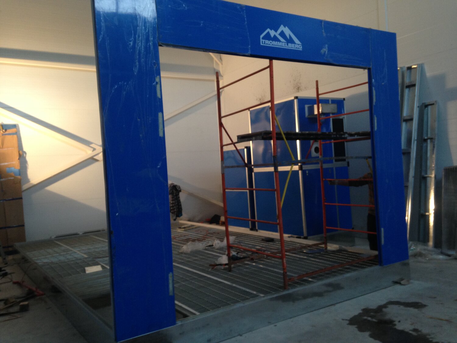 подъёмник low-lift cargo, строительные леса аренда, подъемник для автосервиса, грузовой подъемник, строительные леса
