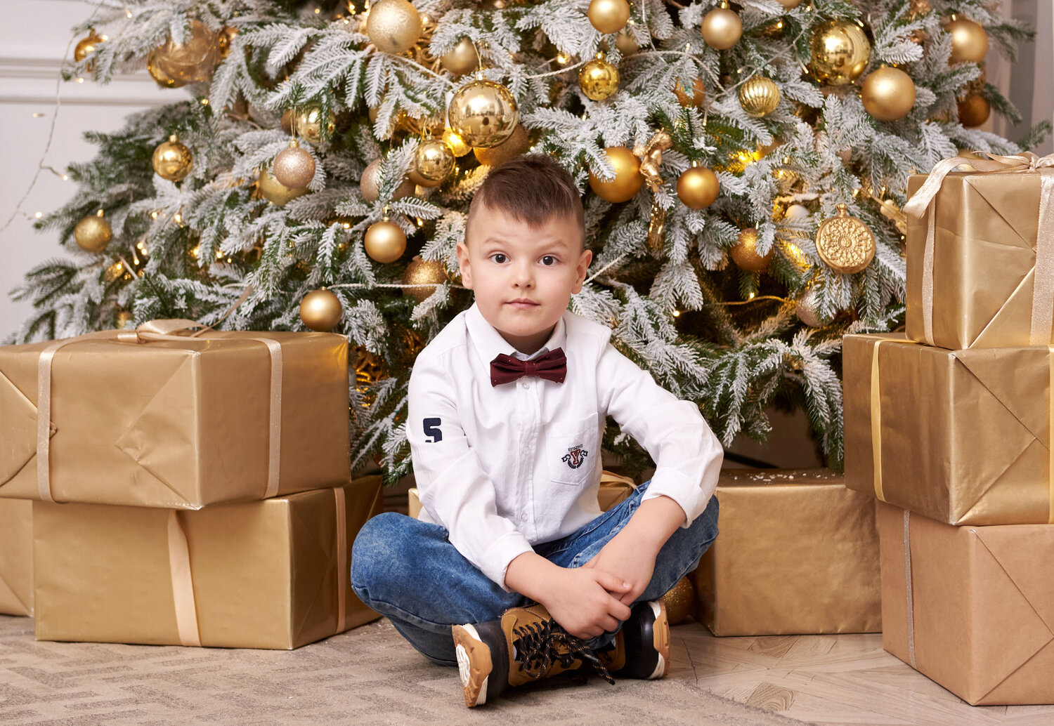 фотосессия новогодняя, детская новогодняя фотосессия, елка с подарками, новогодняя фотосессия 2020, новогодняя фотосессия в студии