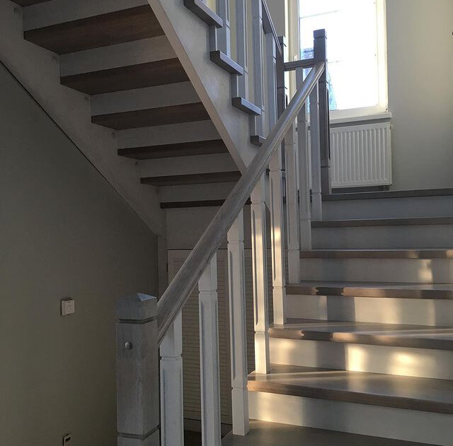 Покраска лестниц