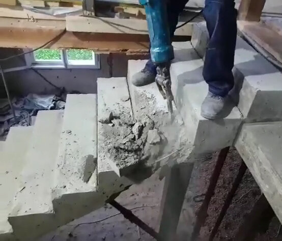 Демонтаж лестниц