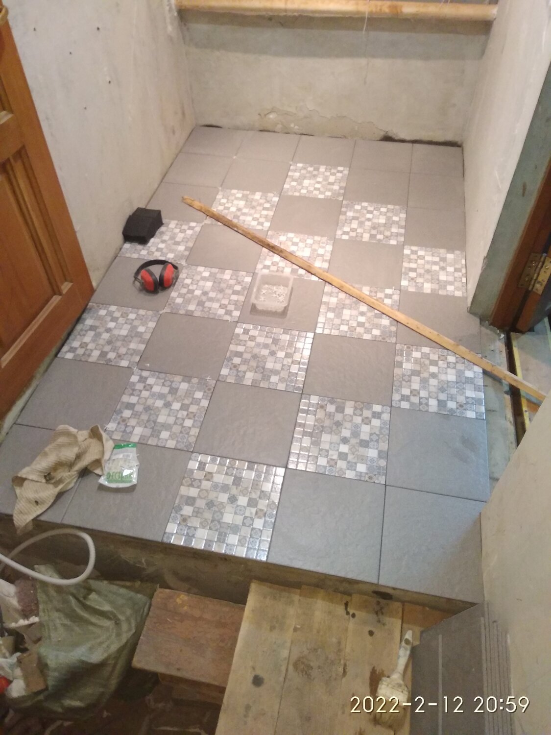 укладка плитки, укладка плитки на пол, укладка керамической плитки, укладка плитки 600х200 на пол, укладка керамогранита 1200х200