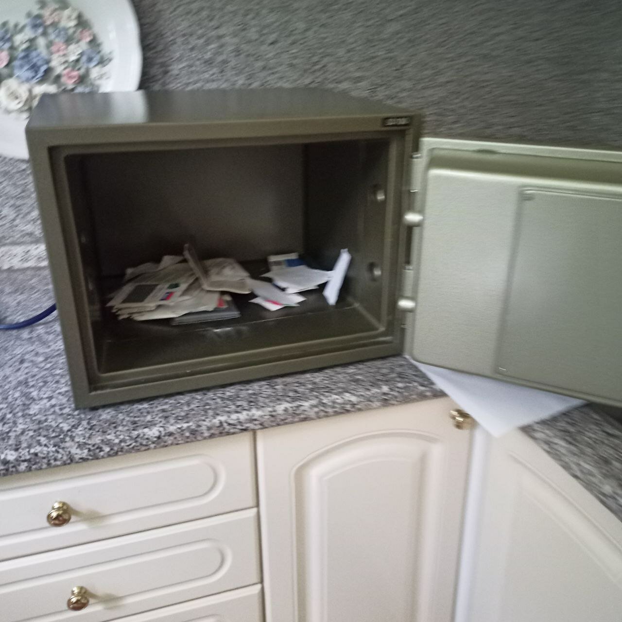 кухня, кухня шкаф, кухня с холодильником, кухня альери, угловые дверки кухни