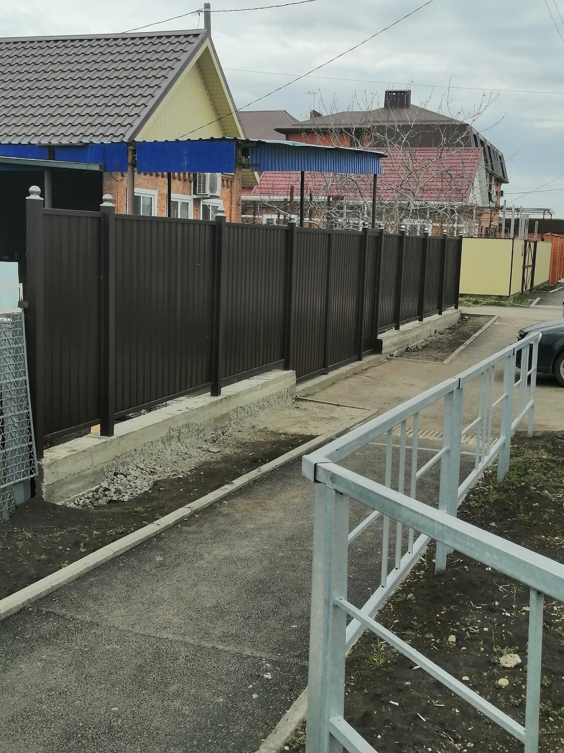 забор, забор из профнастила, забор из профлиста, заборы из металлического штакетника, штакетник забор