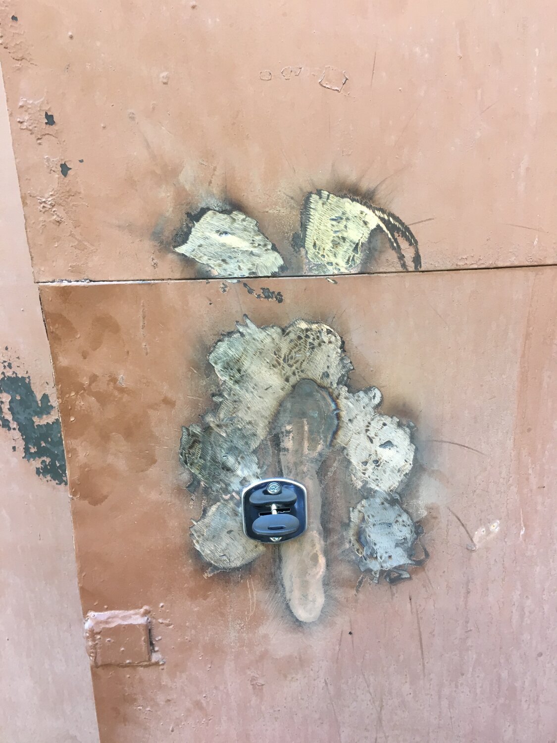 Установка гаражного замка в Черногорске - Ремонт и установка замков ...