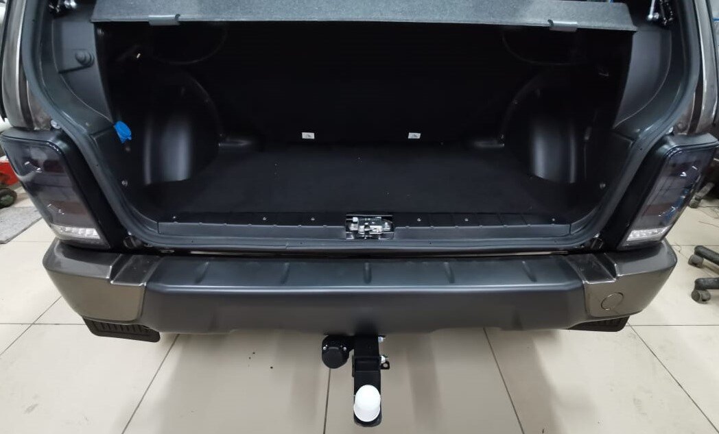 багажник toyota sequoia 2010, накладка на задний бампер тойота фортунер, автомобиль, вольво хс90 багажник, газовый баллон в багажнике вольво хс90