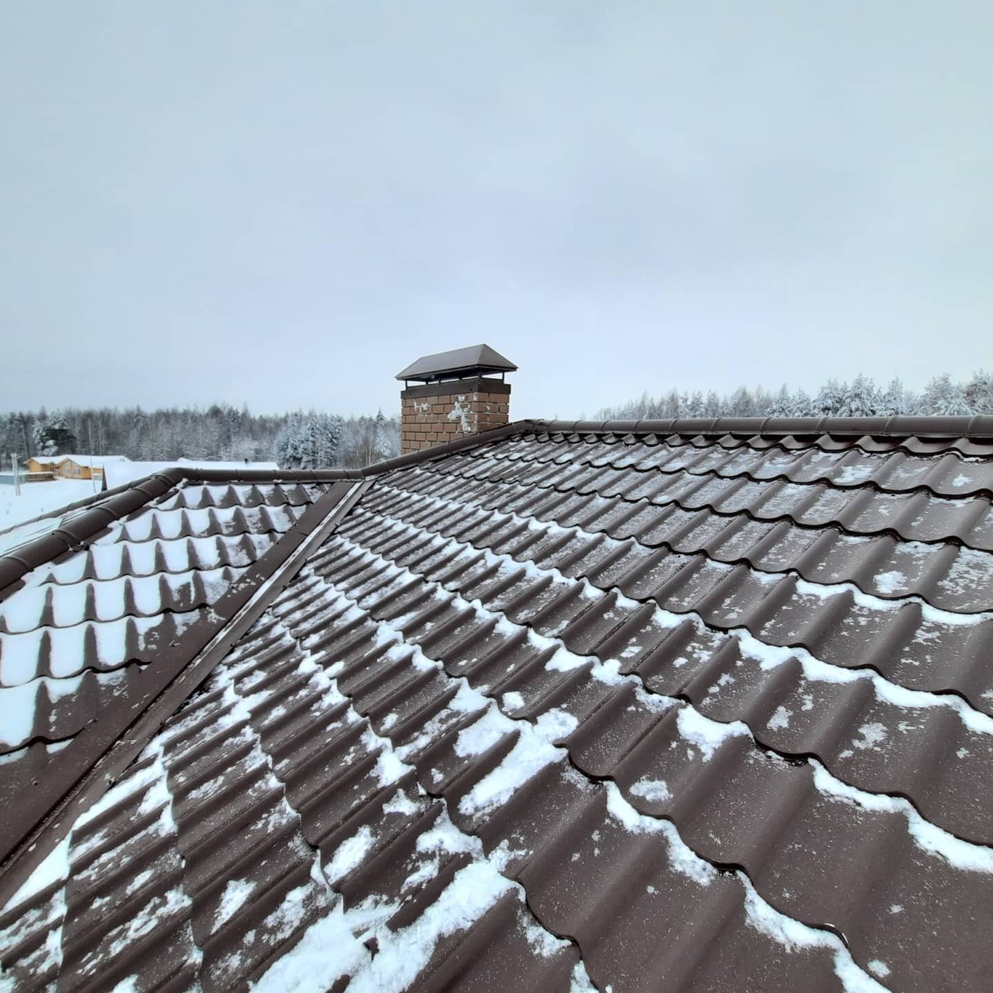 Монтаж кровли из композитной черепицы