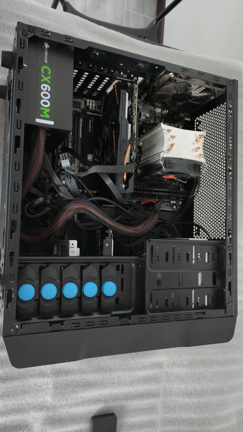 кабель менеджмент пк zalman z9+, aerocool корпус с кулером внизу, кабель менеджмент aerocool, корпус, aerocool ds cube