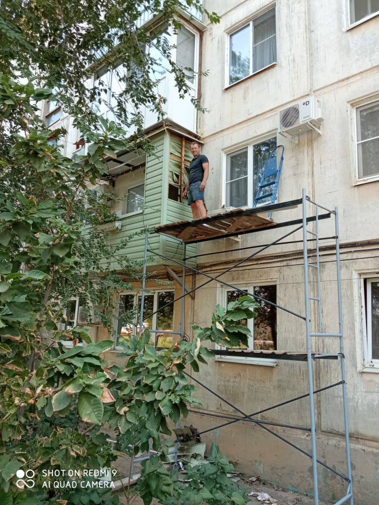 на балконе, восстановление балкона, многоквартирный дом, дом, балконы фасад сталинки