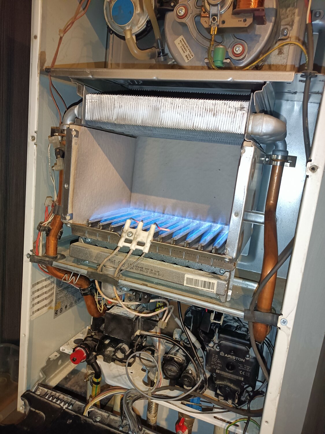 газовый котёл, котел, котёл нева люкс 8224, стенд для ремонта котлов отопления, техника