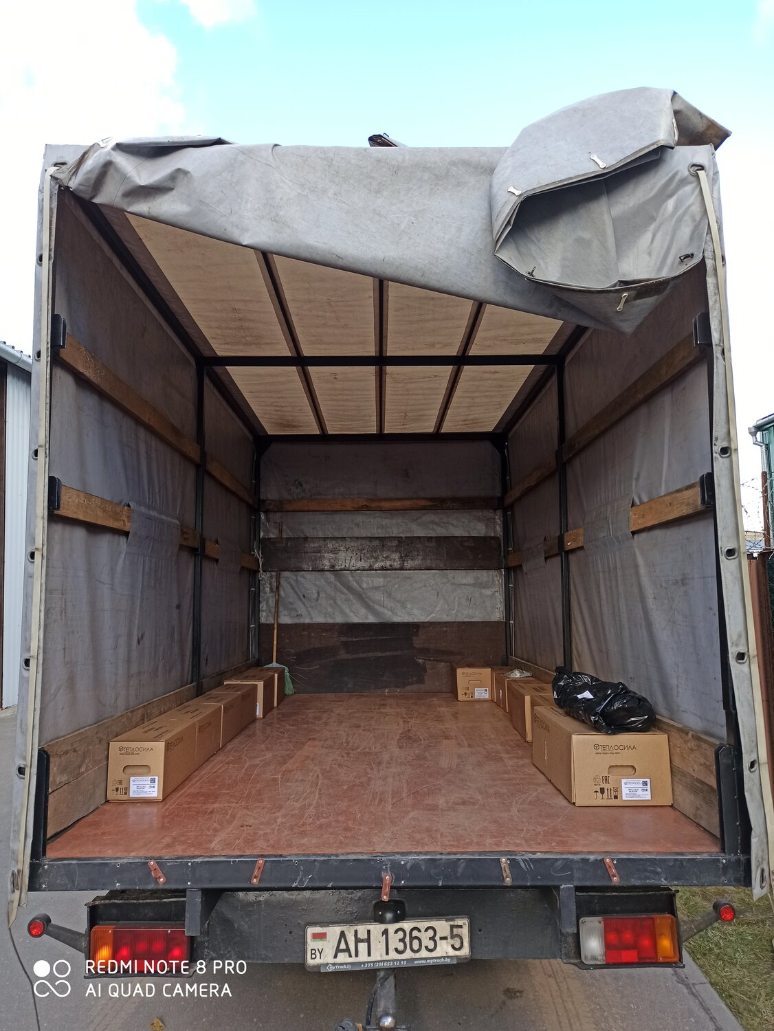 внутри кузова газель некст тент, сборка тента газель некст 4 метра, каркас будки газель некст, обшивка кузова газель, грузовой автомобиль