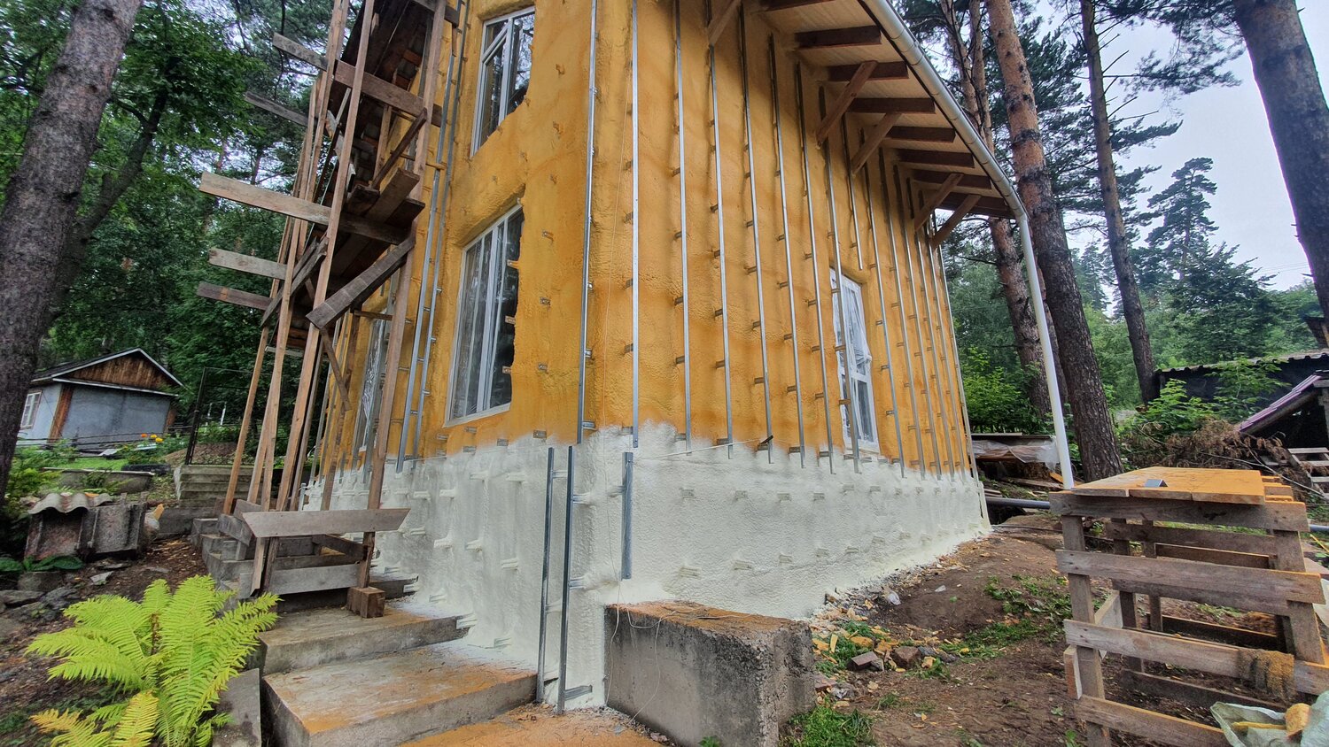 Утепление деревянного дома полиуретановой пеной - 95 фото