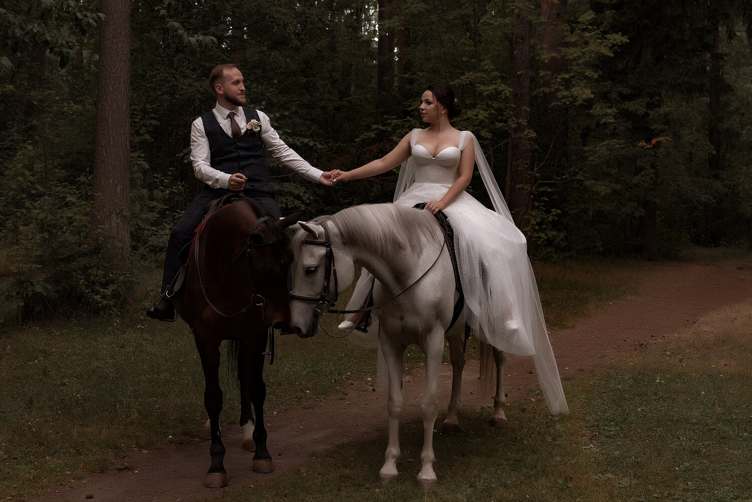 свадьба на лошадях, свадьба, прогулка на лошадях, фотосессия на лошадях, свадебная прогулка на лошадях