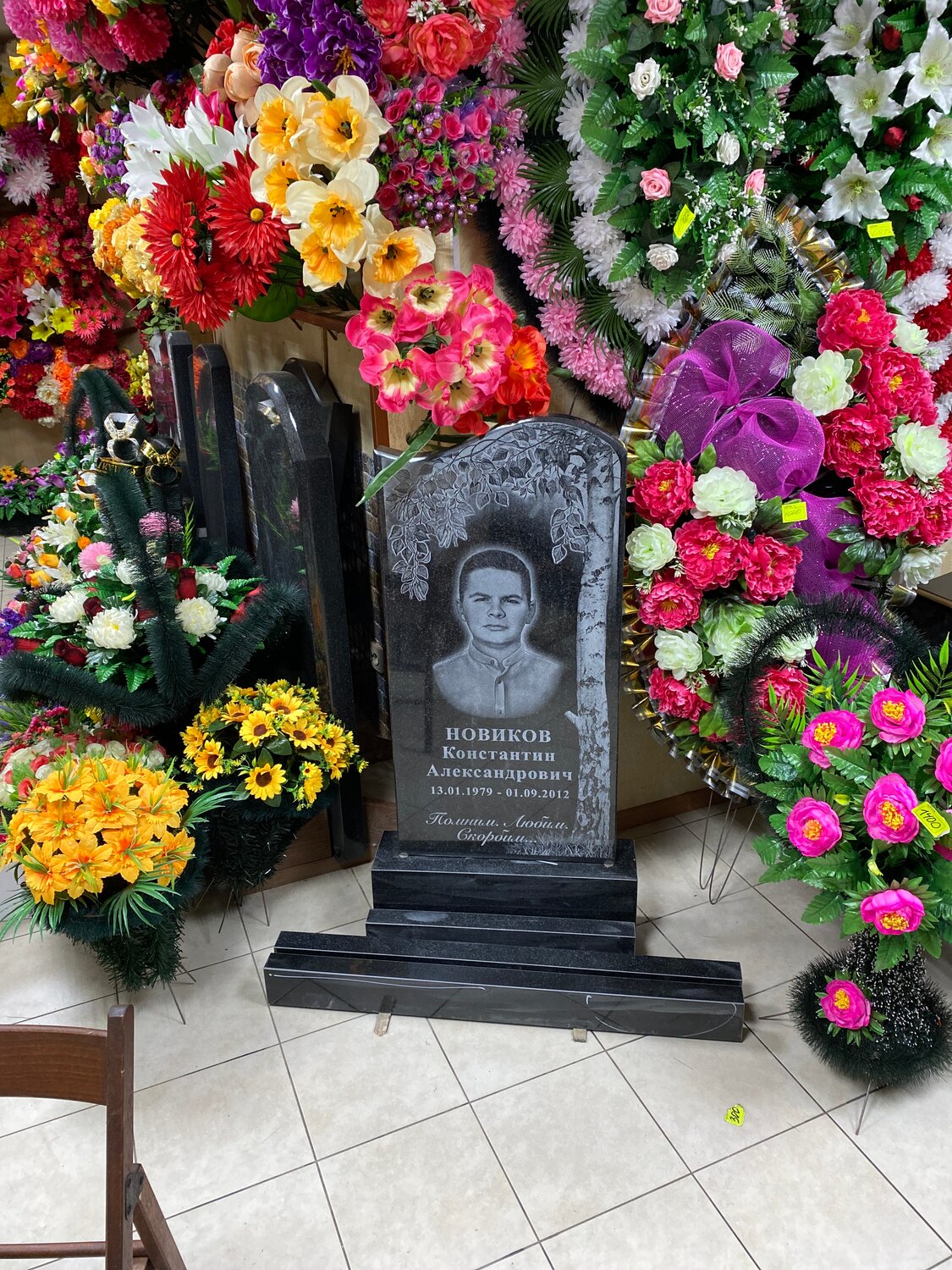 надгробия и памятники, надгробные памятники, памятник панченко александру сергеевичу, могила михаила круга, памятники гранитные