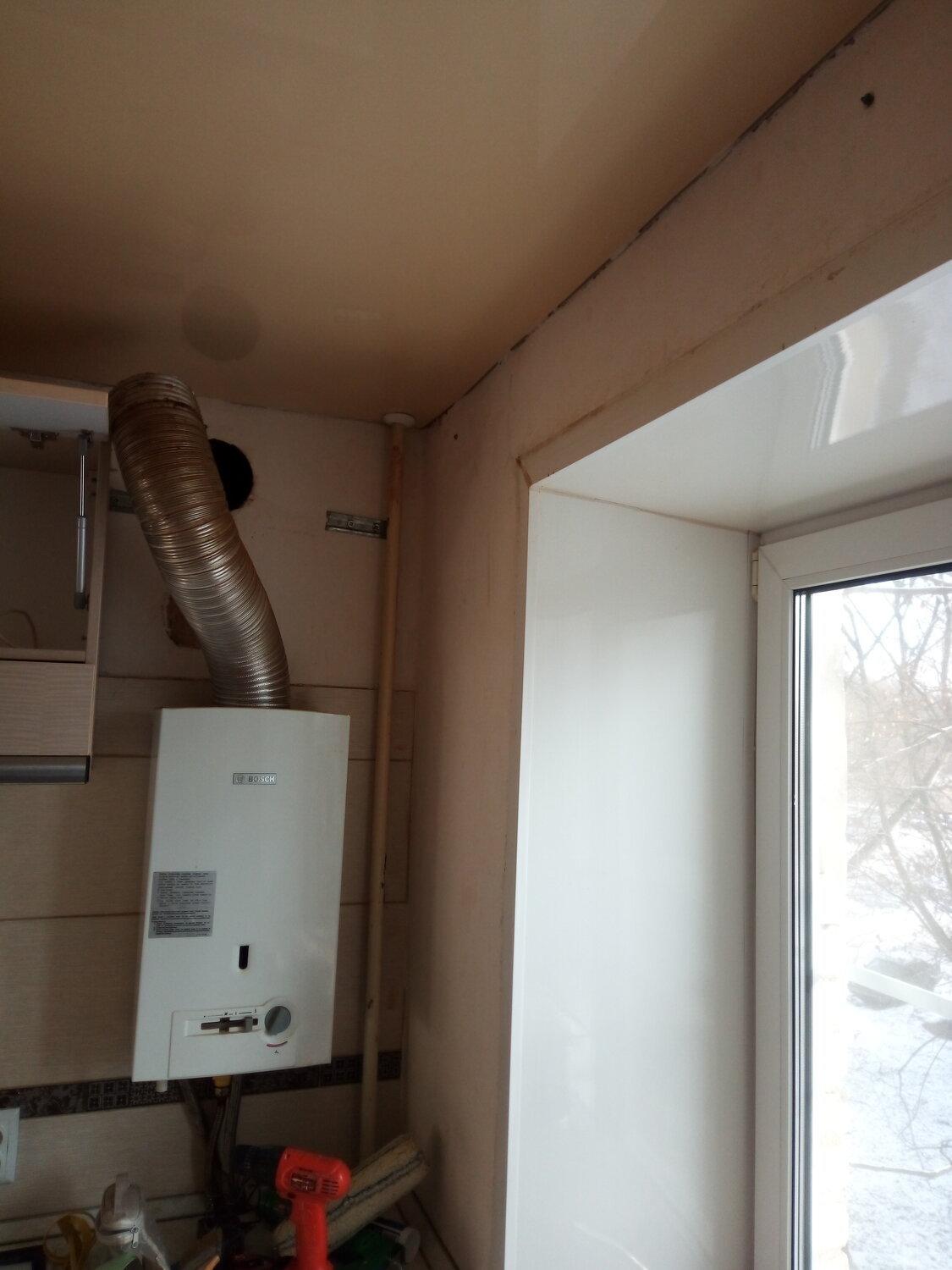 газовая колонка в квартире, газовый котел двухконтурный, газовая колонка на кухне, газовый котел в квартире, газовое отопление