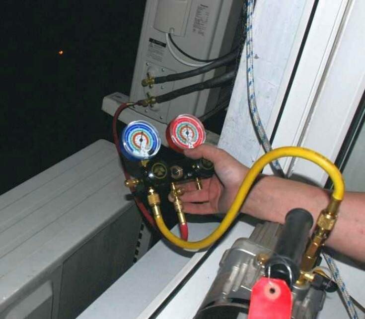 вакуумация кондиционера сплит системы, вакуумирование кондиционера, вакуумирование сплит системы, заправка кондиционера, заправка кондиционера 410