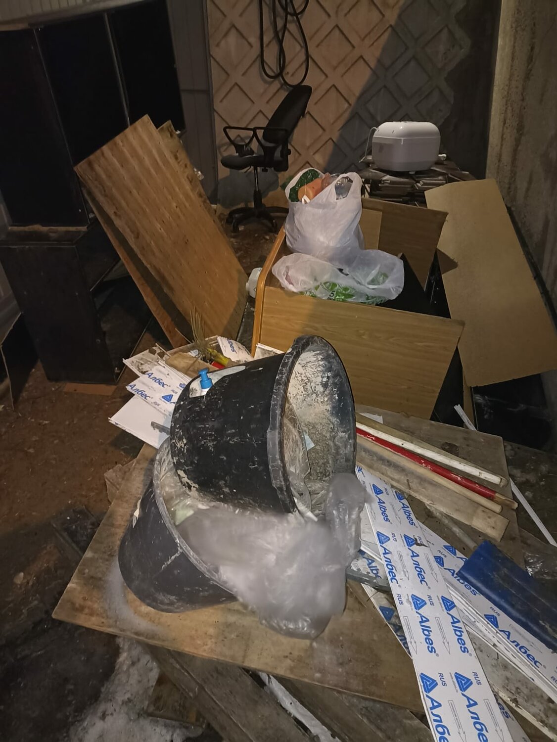 универсальный катализатор, стружкоотсос увп-4000, человек, катализатор в машине, порошковая краска